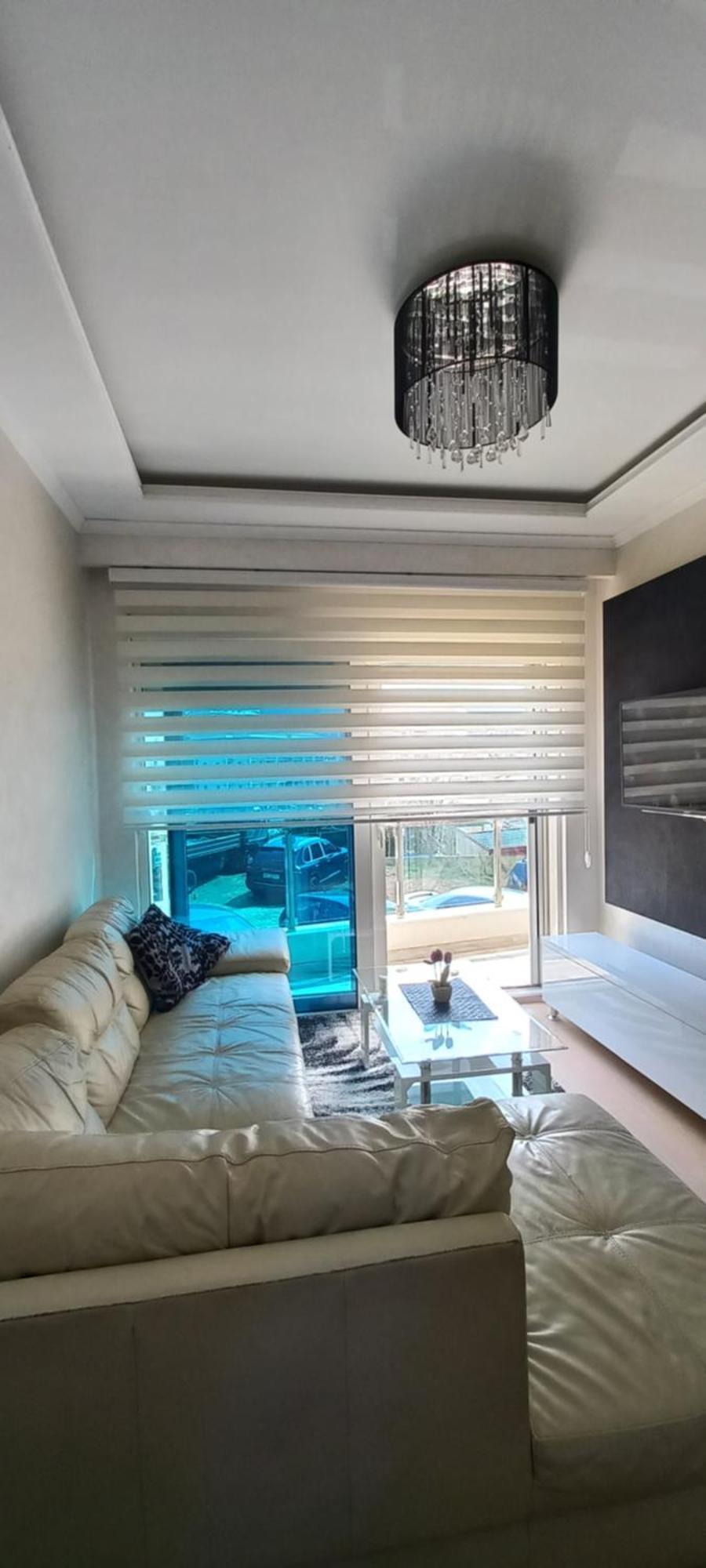 Lorehan 2 Apartment *
